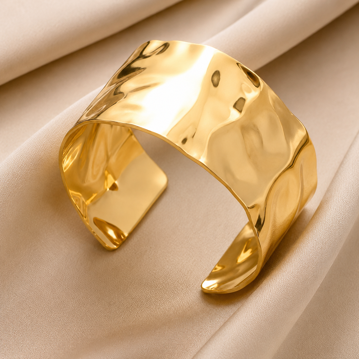 Sculpted Gold Elegant Bracelet