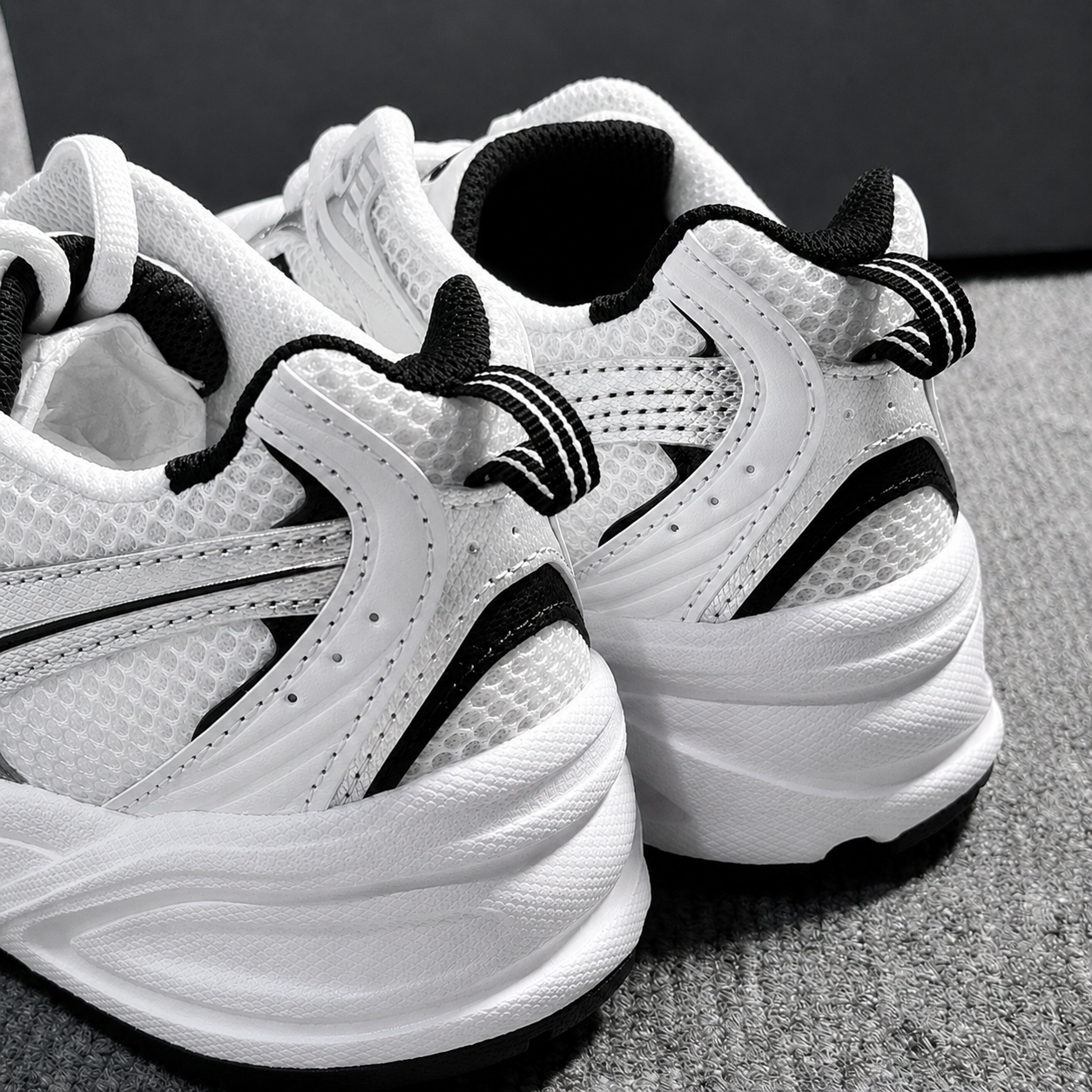 530 Casual Sneakers